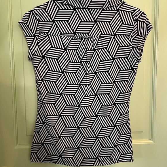 Spandex Geometric Top - Picture 3 of 3